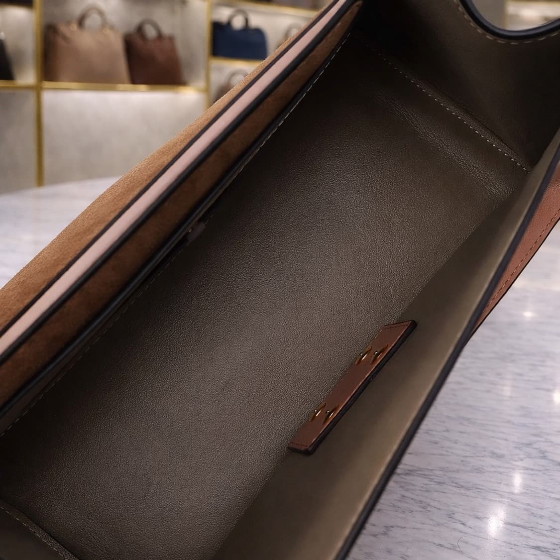 [A급] 펜디 캔유 숄더백 판매합니다!!! 상품이미지4