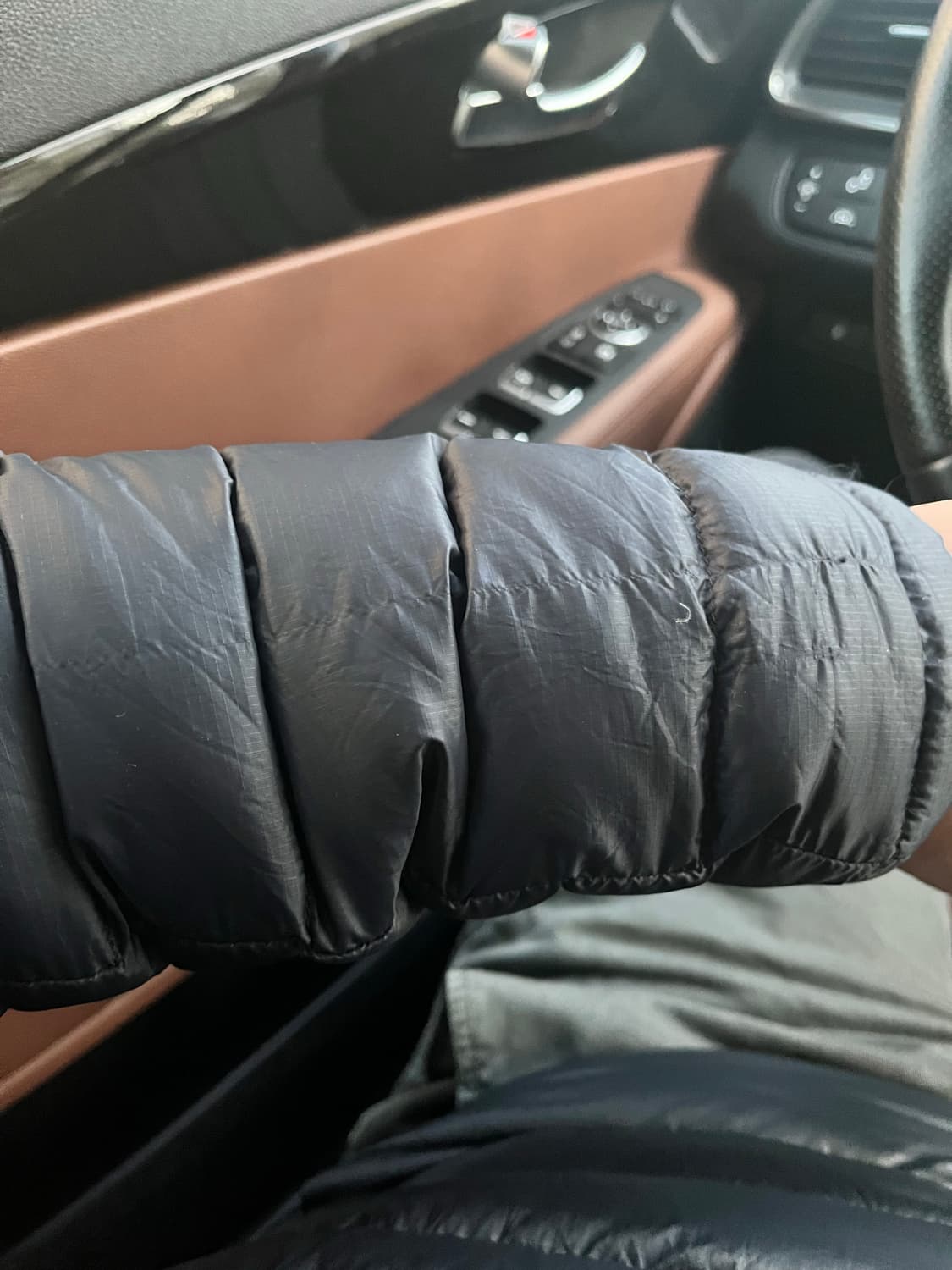 24fw파타고니아 다운스웨터 후디M 상품이미지4