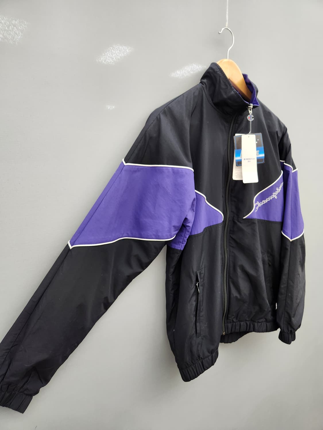 새상품_챔피온 올드스쿨 블랙/보라색 바람막이 자켓 상품이미지2