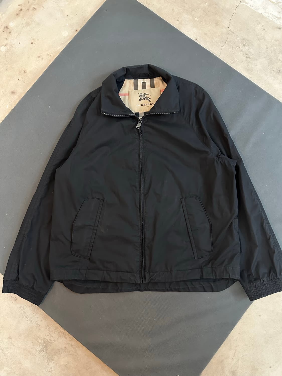 버버리 나일론 자켓 Xl(100-105) 백화정 구매 상품이미지1
