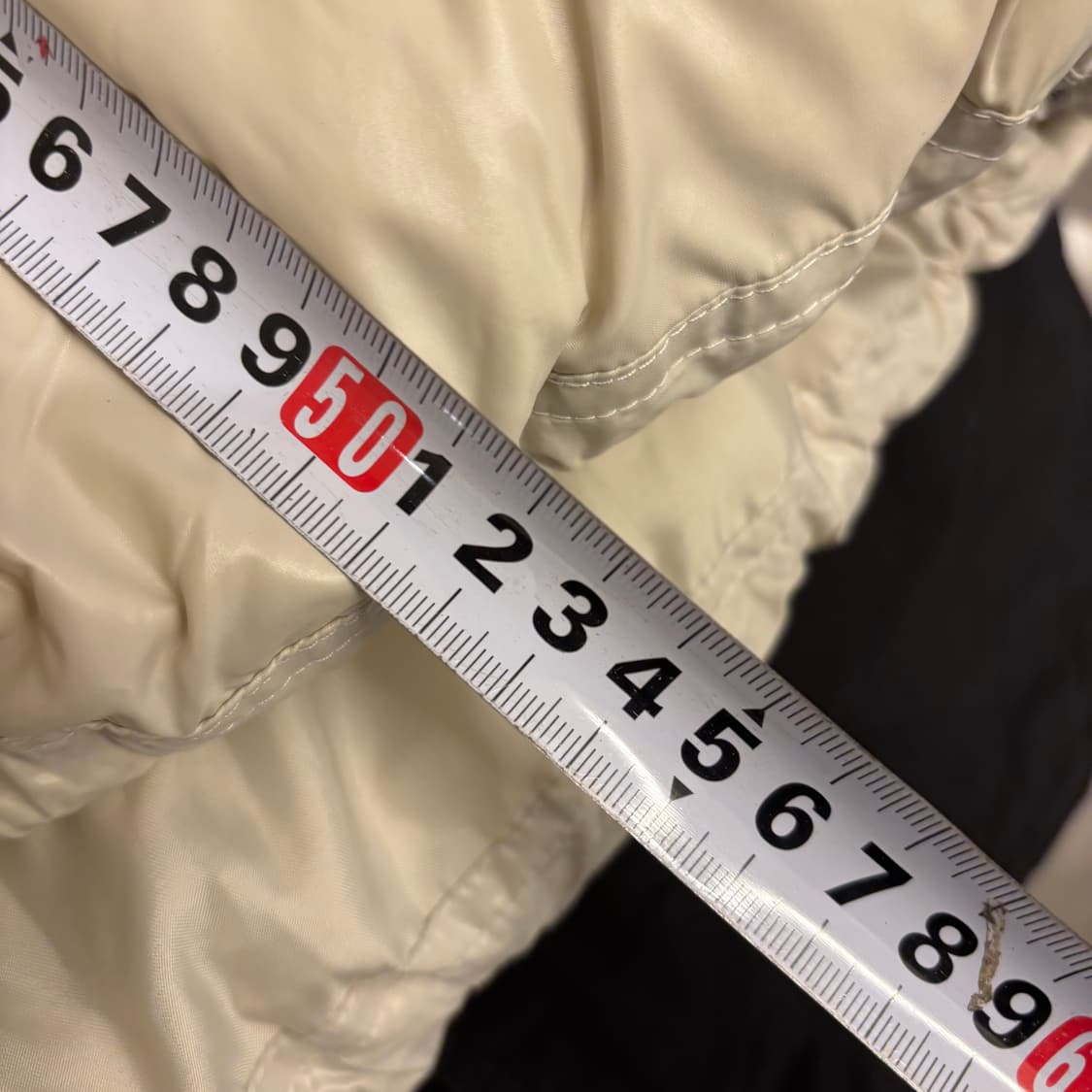 블랙업 크롭 아이보리 푸퍼 패딩 상품이미지4