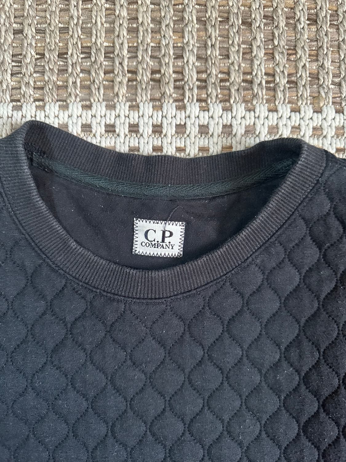 CP컴퍼니 퀼팅 렌즈 와펜 맨투맨 105 상품이미지3