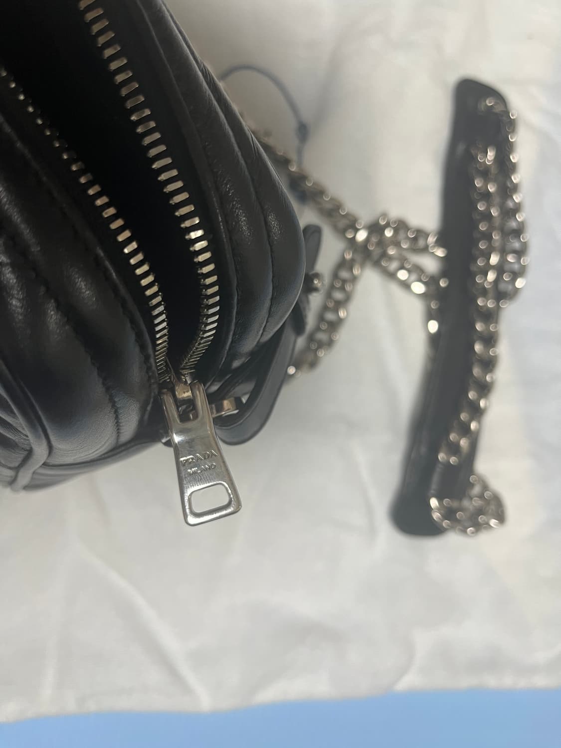 프라다 다이어그램 레더 크로스백 1BH083 상품이미지3