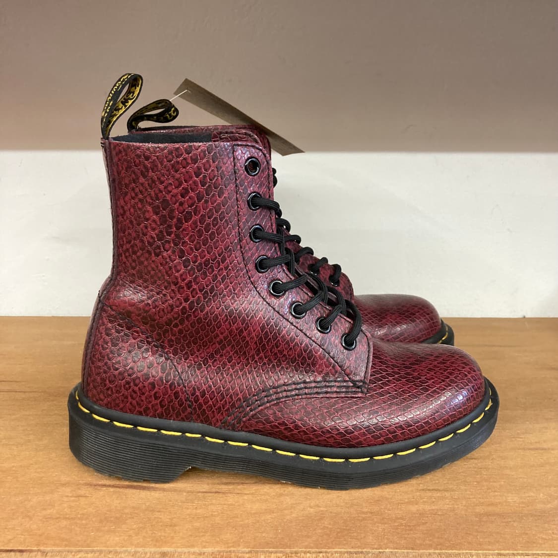 닥터마틴 1460 ‘버건디 스네이크’ 상품이미지5