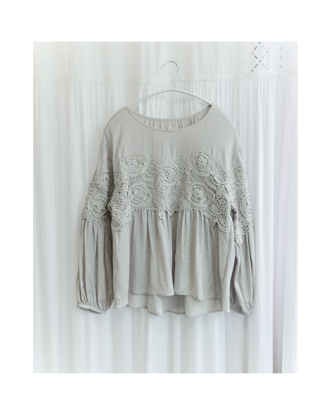 Flower light grey blouse 상품이미지1
