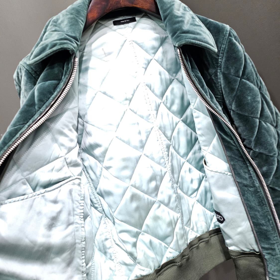 톰포드 퀄티드 벨벳 그린 봄버 블루종 자켓 상품이미지6