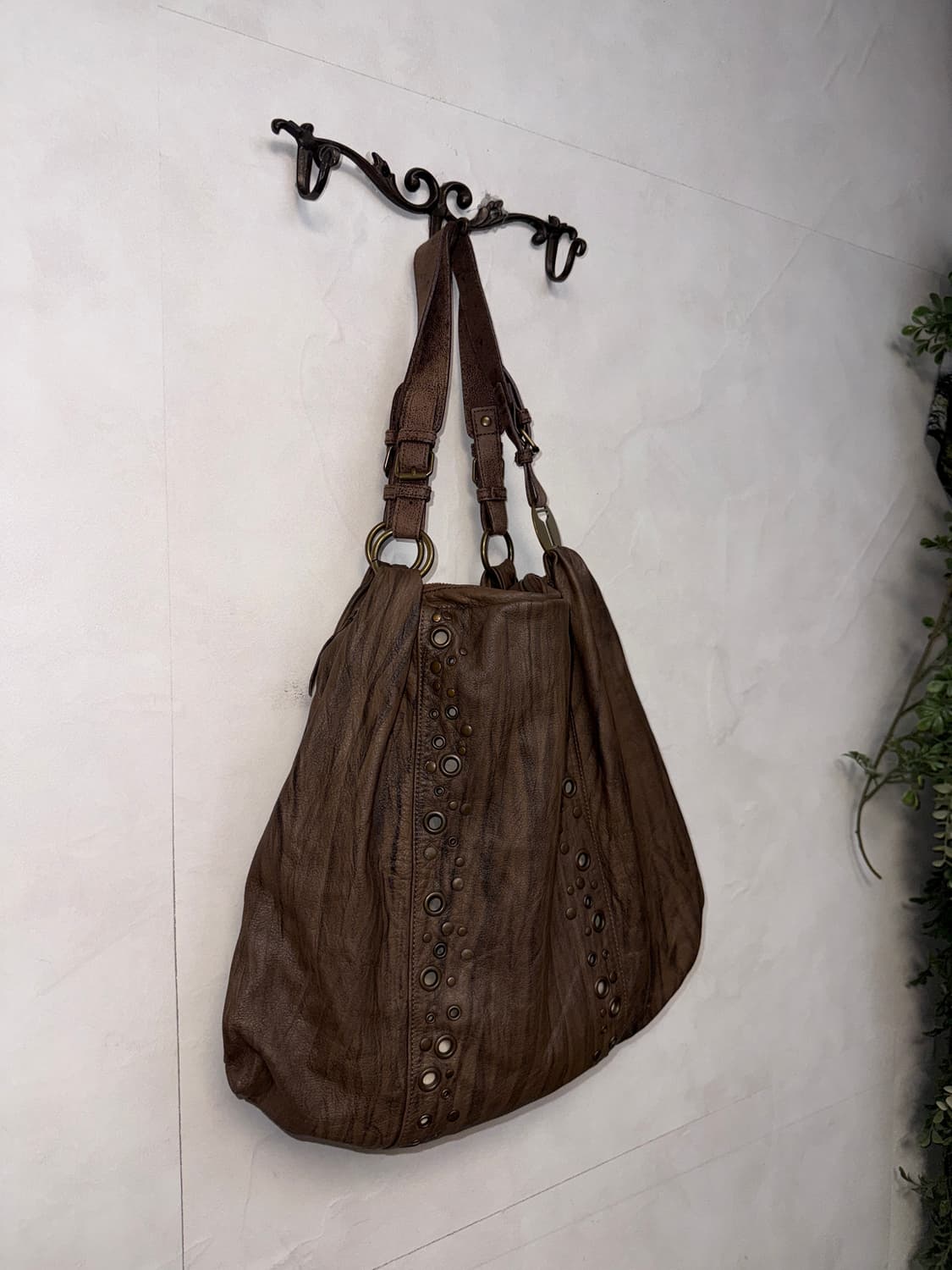 Tomboy aging brown western punching 숄더백 상품이미지2