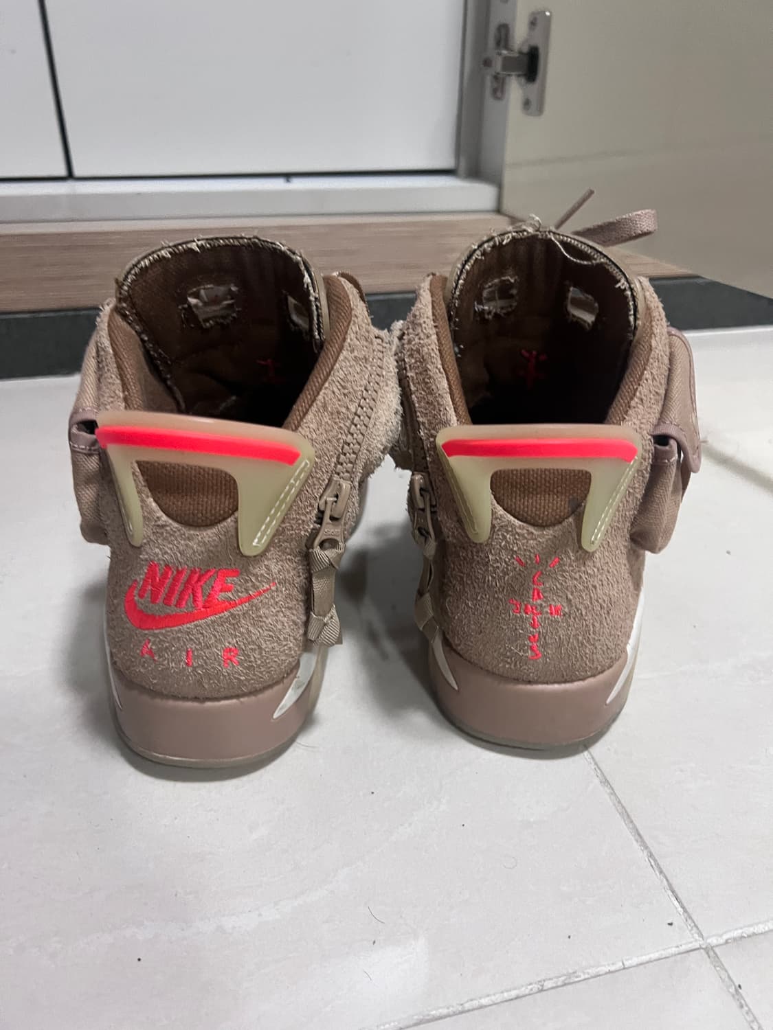 조던 6 트래비스 스캇 상품이미지3