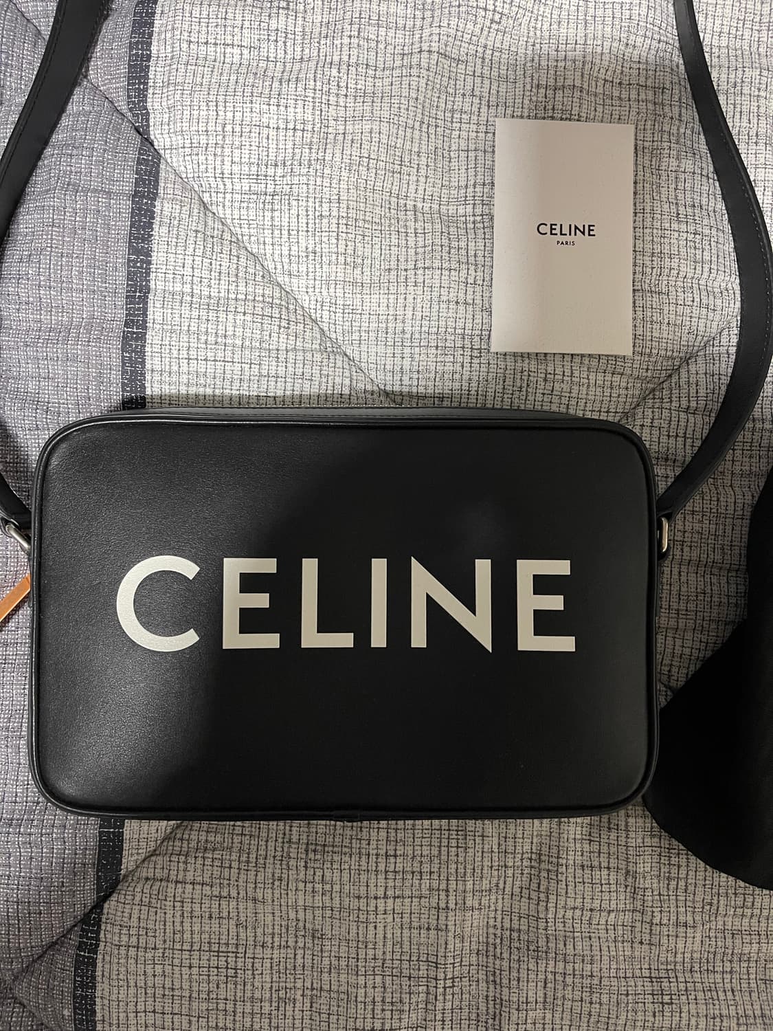 셀린느 미디엄 메신저백 블랙 새상품 상품이미지2