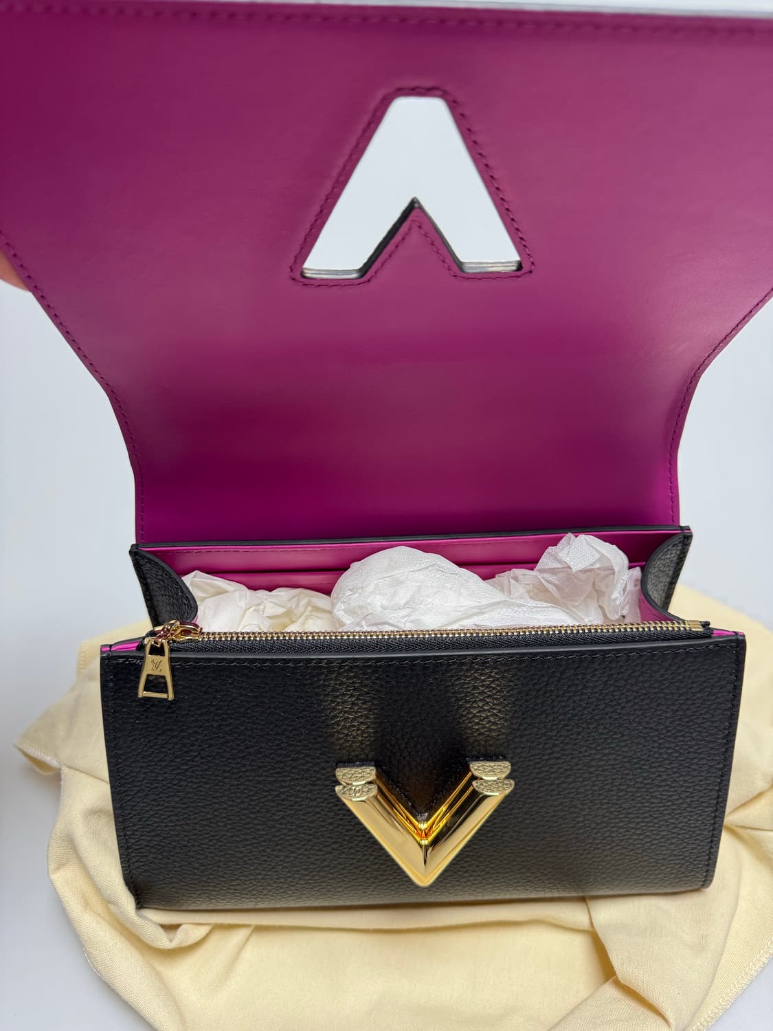 루이비통 트위스트 원핸들 pm 블랙. 상품이미지6