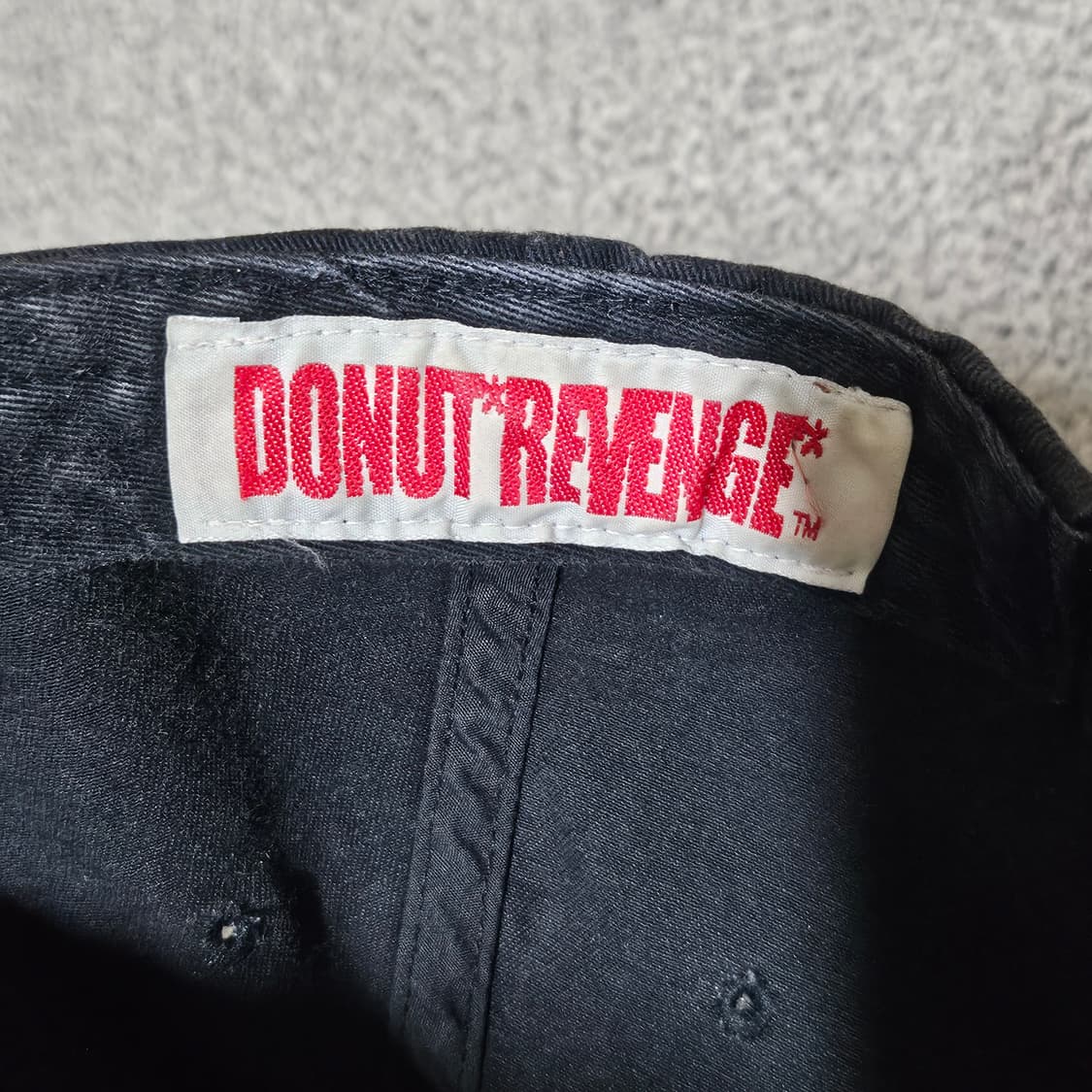 도넛리벤지 x 블랙아웃 콜라보 캡 상품이미지3