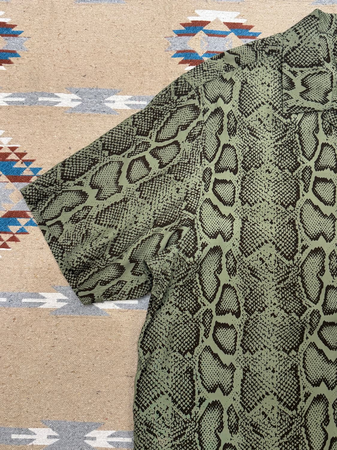 [XL] 슈프림 스네이크 숏슬리브 셔츠 올리브 - 24SS 상품이미지3