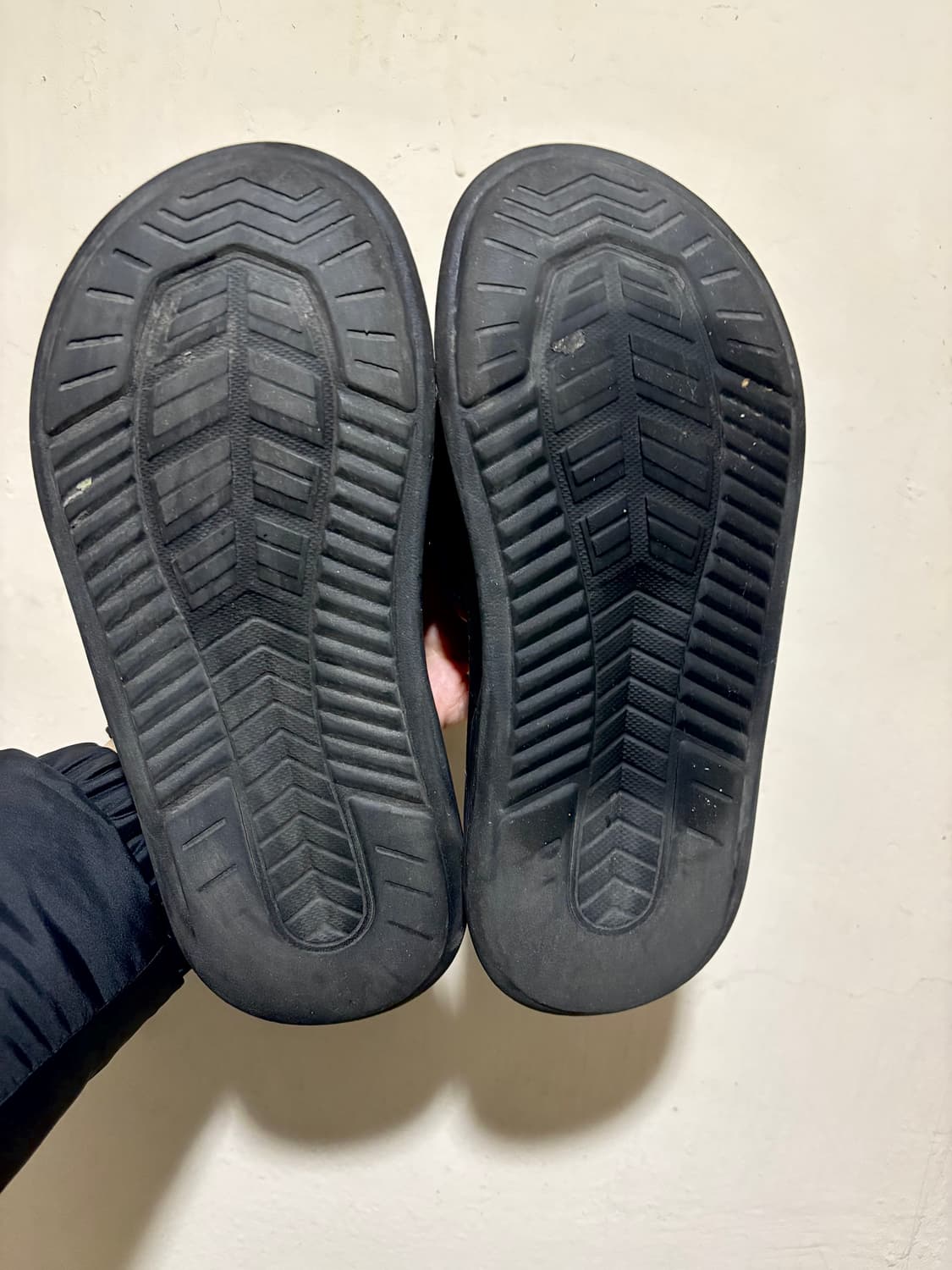 뉴발란스 쿠셔닝 슬라이드 슬리퍼 블랙 240사이즈 상품이미지3