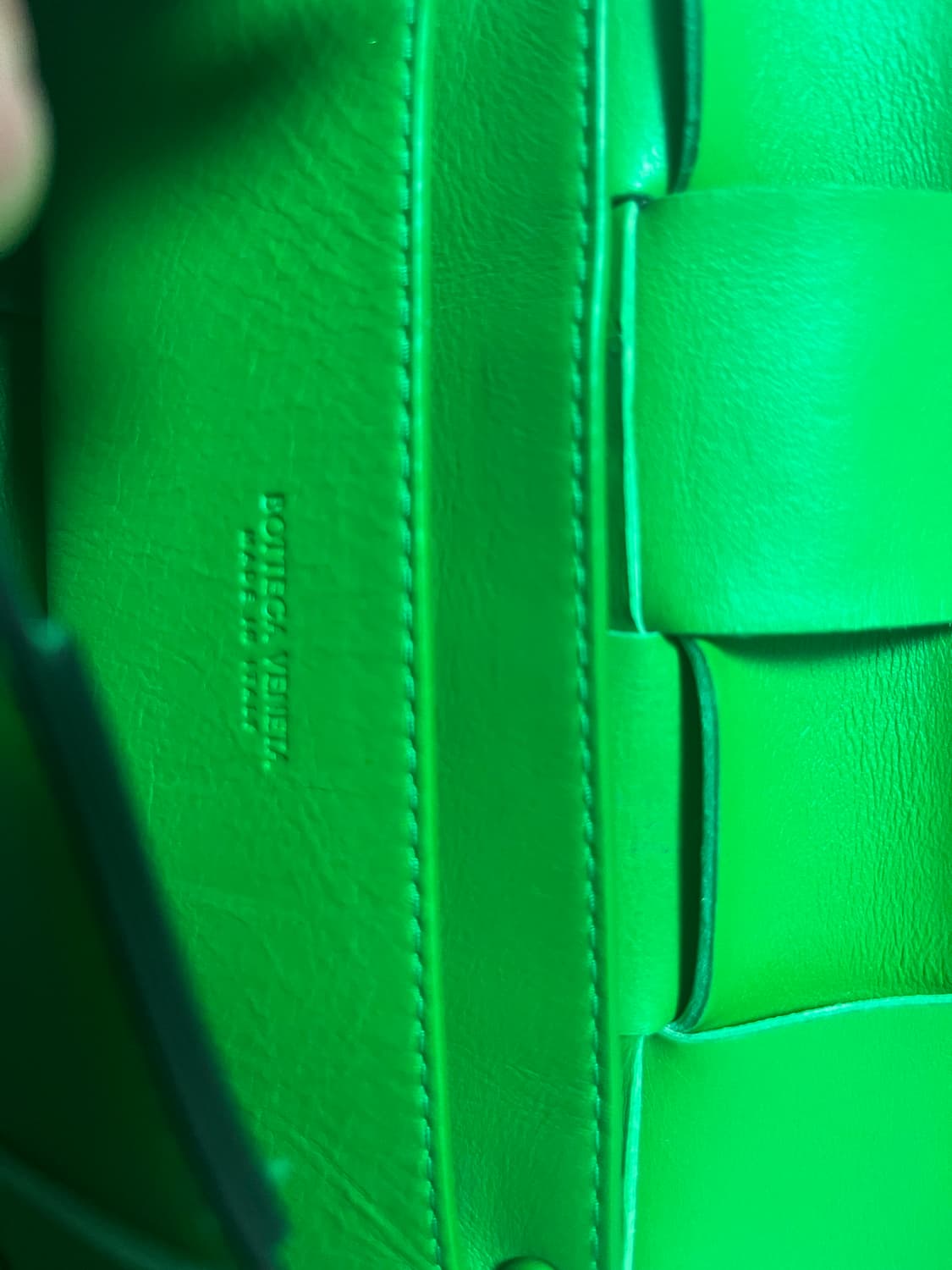 보테가베네타 램스킨 그린 레더 벨트 카세트백 상품이미지8