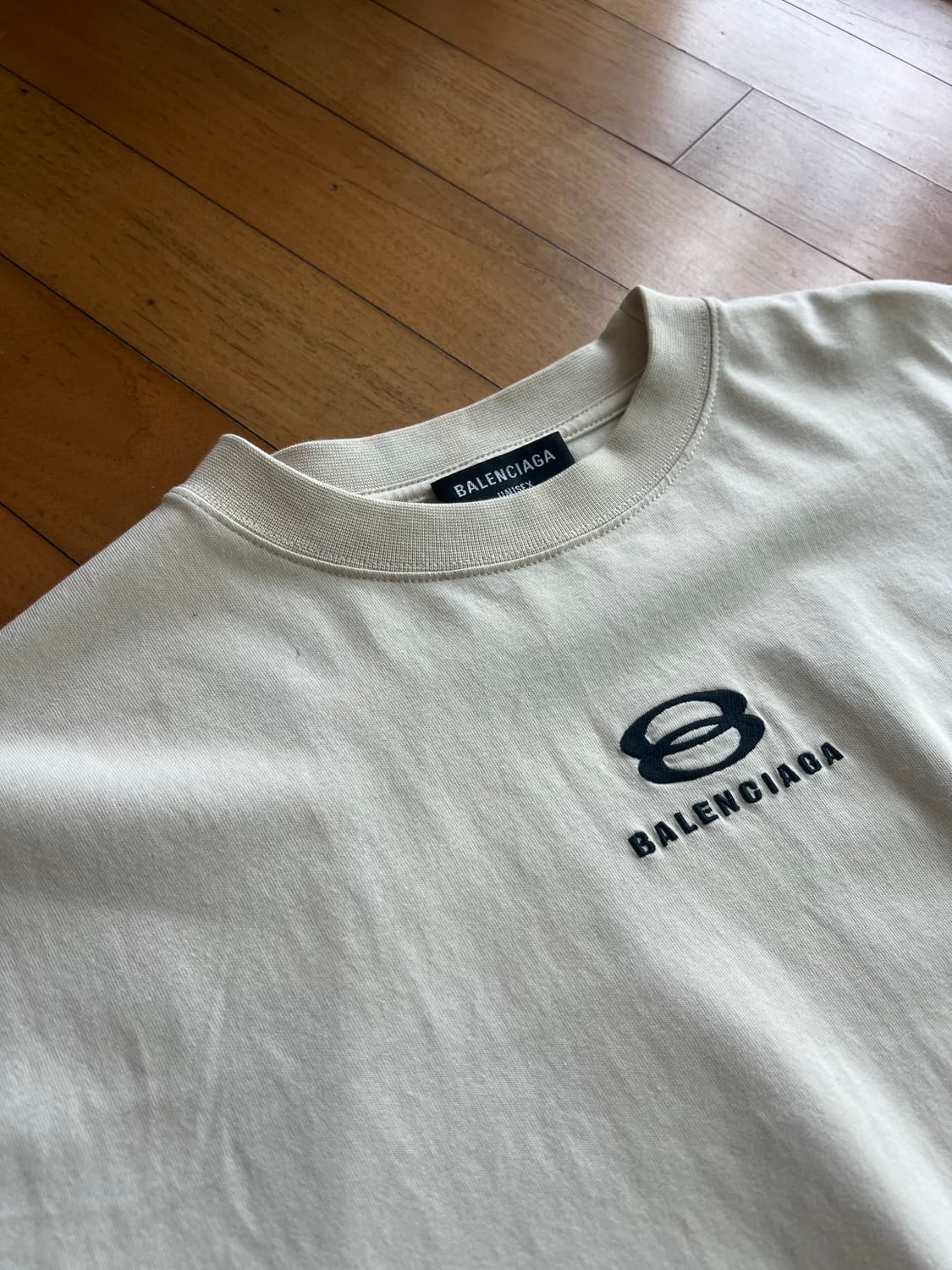 발렌시아가 유틸리티 오버핏 티셔츠 상품이미지2