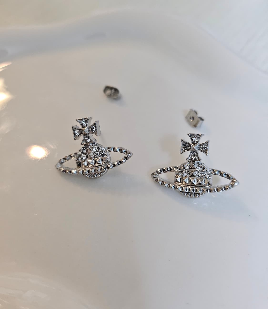 비비안웨스트우드 업사이클링 은장 스터드 귀걸이 상품이미지2