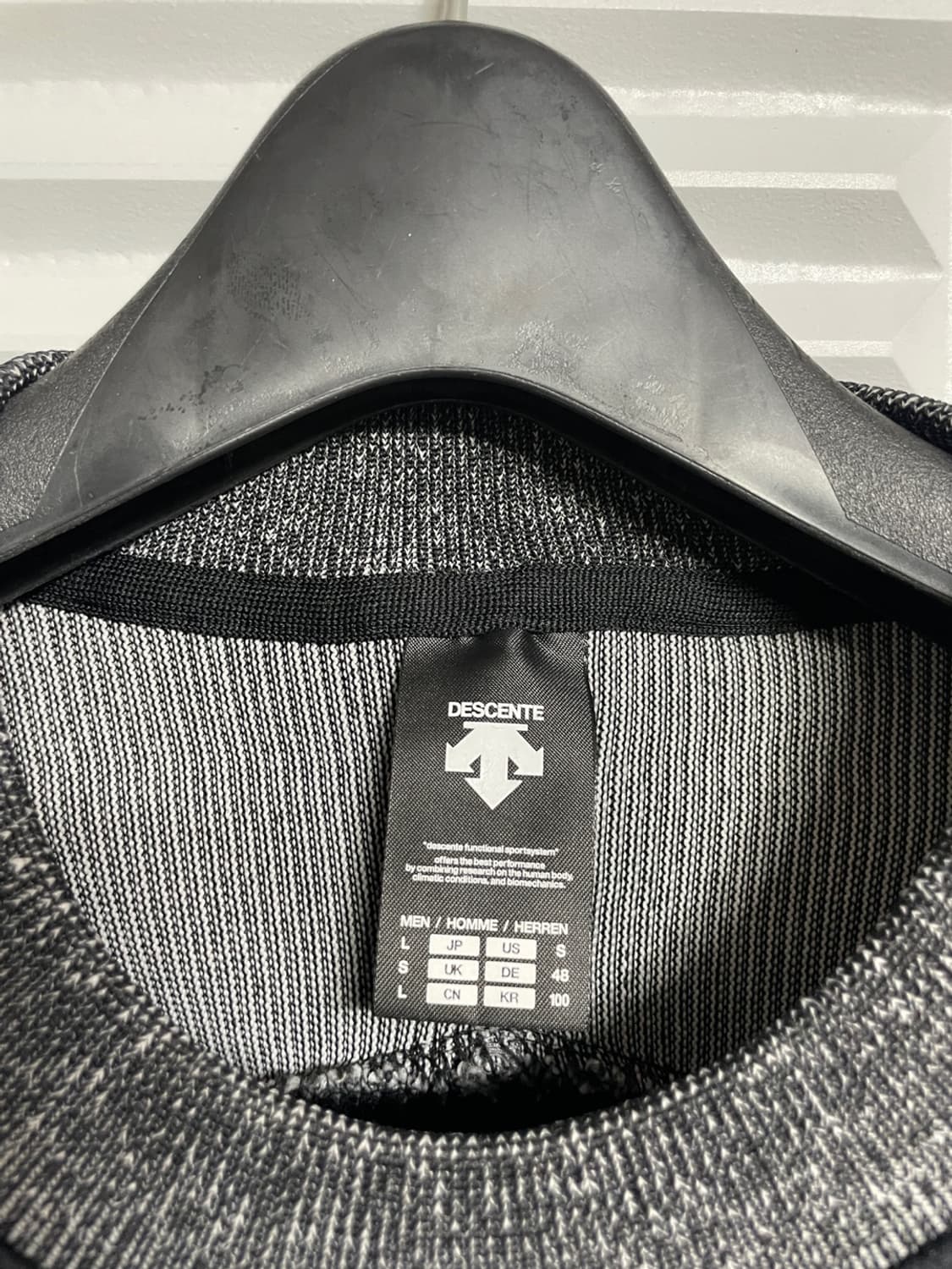 데상트 맨투맨 티셔츠 상품이미지6