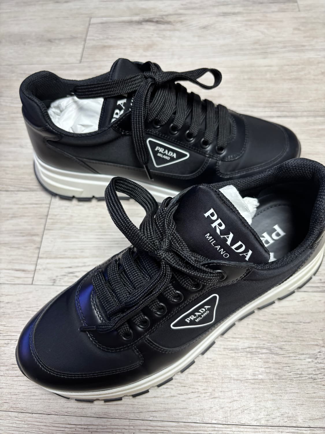 프라다 블랙 스니커즈 37.5 상품이미지1
