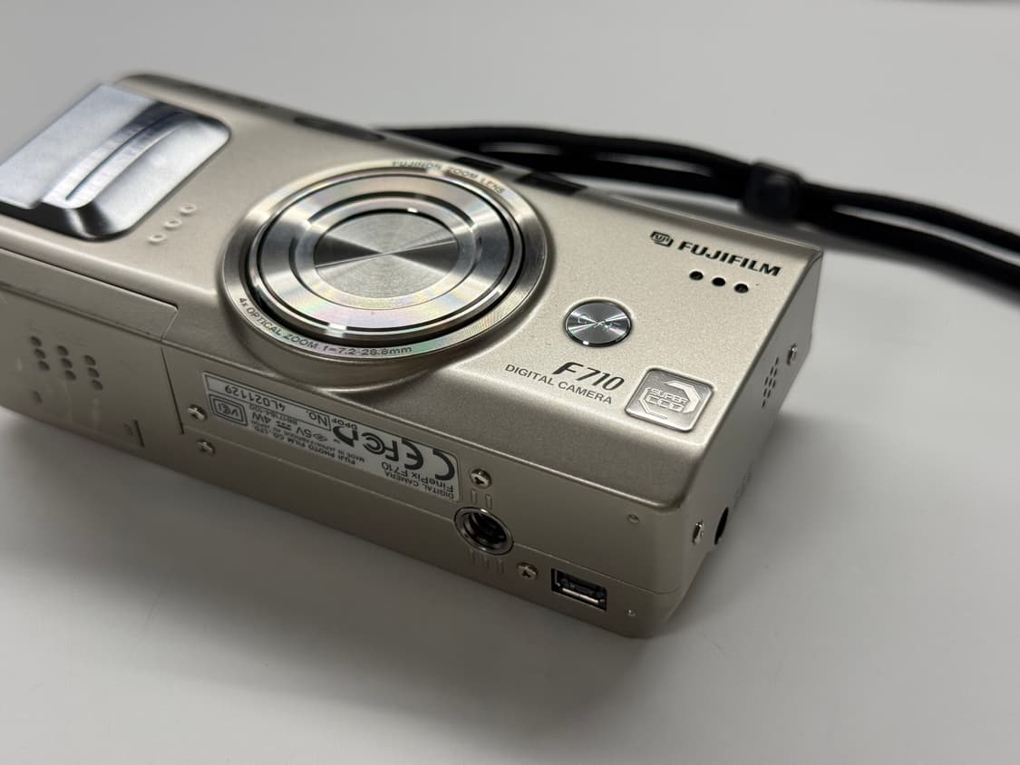 후지필름 파인픽스 f710 실버 디지털 카메라 상품이미지3