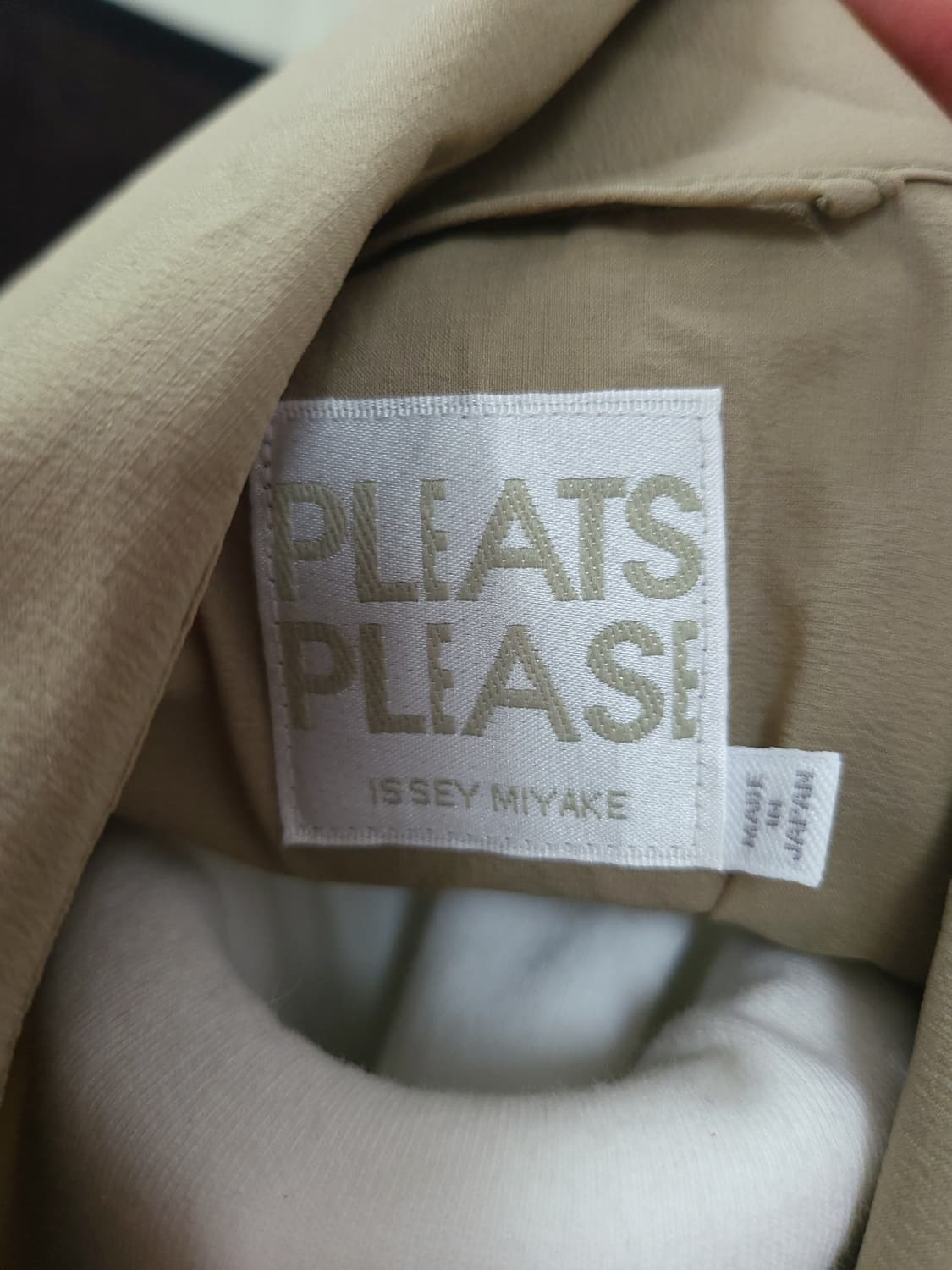 플리츠플리즈 이세이미야케 트렌치코트 상품이미지4
