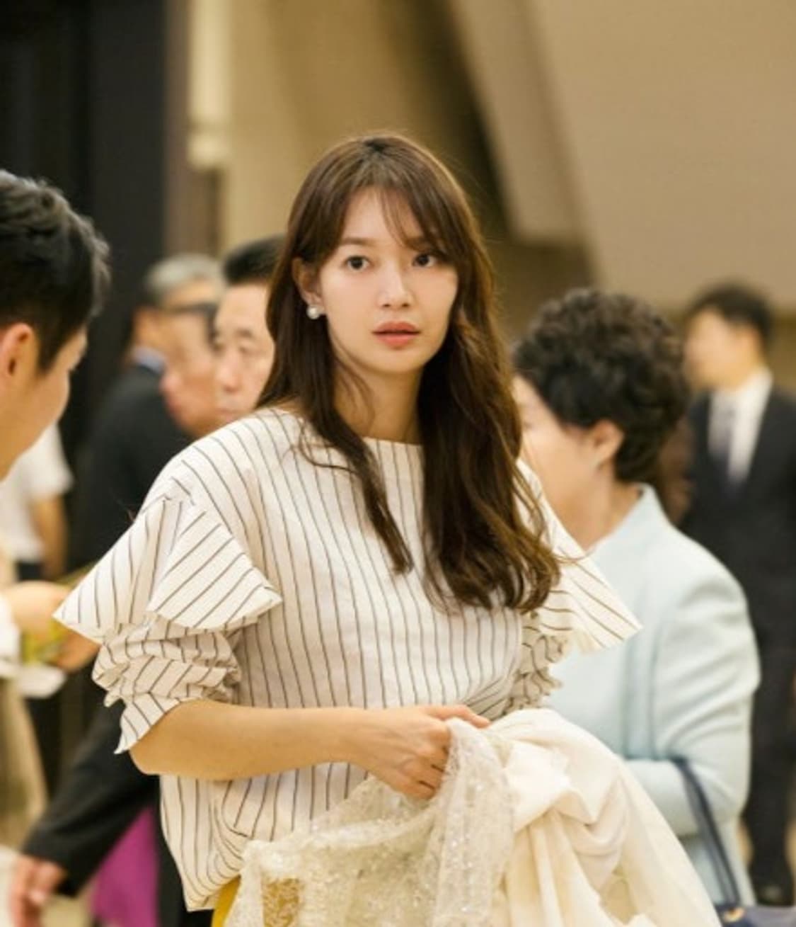 [신민아착용]SYSTEM 시스템 러플 포인트 스트라이프 블라우스 상품이미지1