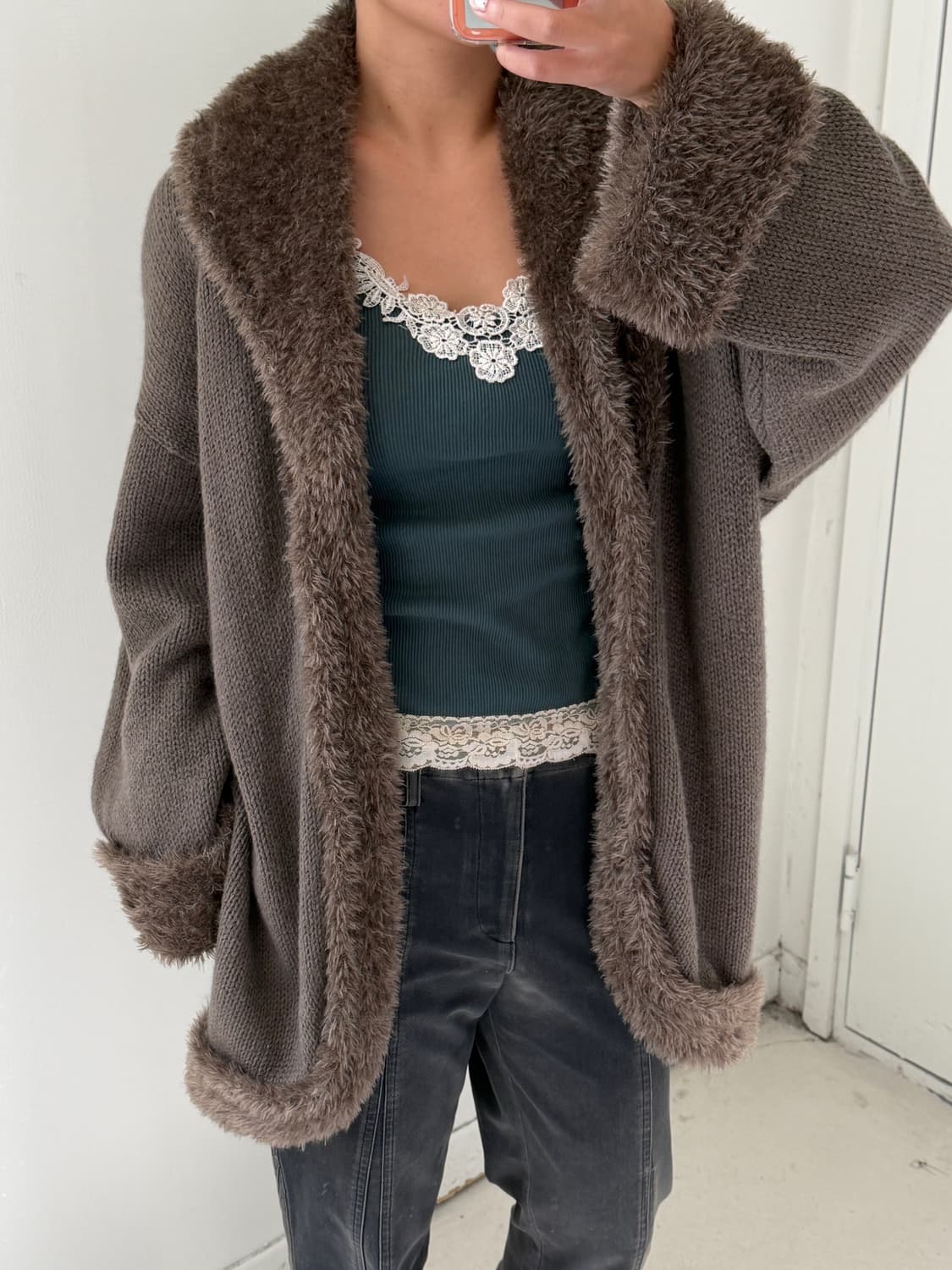 이태리 퍼 디테일 니트가디건 상품이미지1