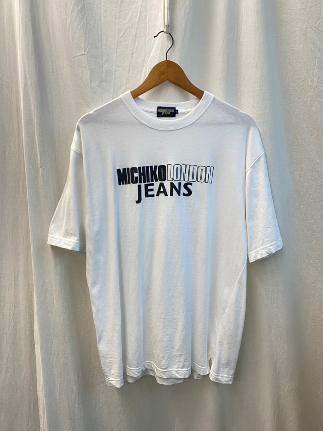 MICHIKO LONDON JEANS 화이트 반팔티셔츠(L) 상품이미지1