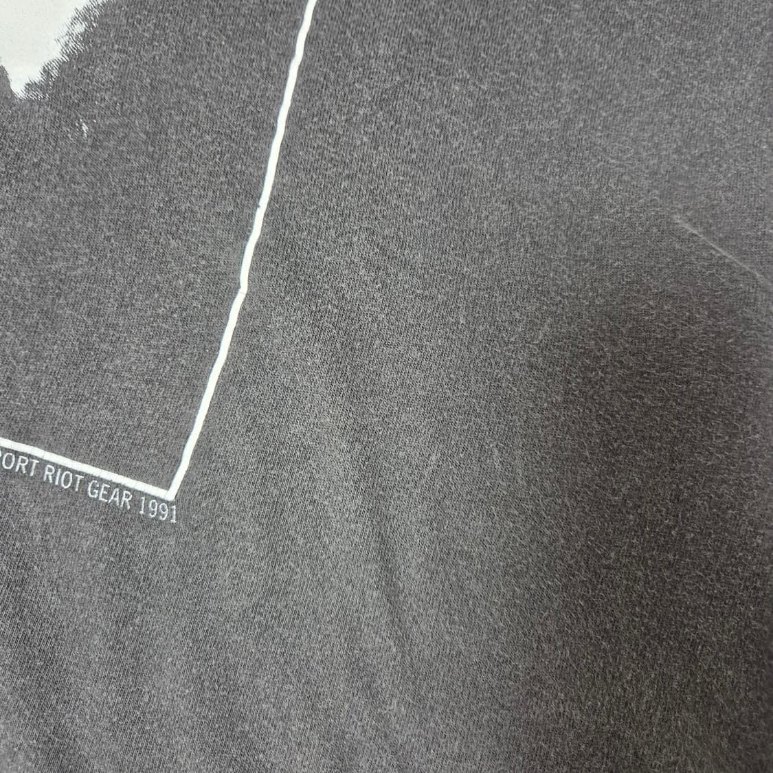 Zooport Riot Gear, "Charlie Don't Surf" 상품이미지6