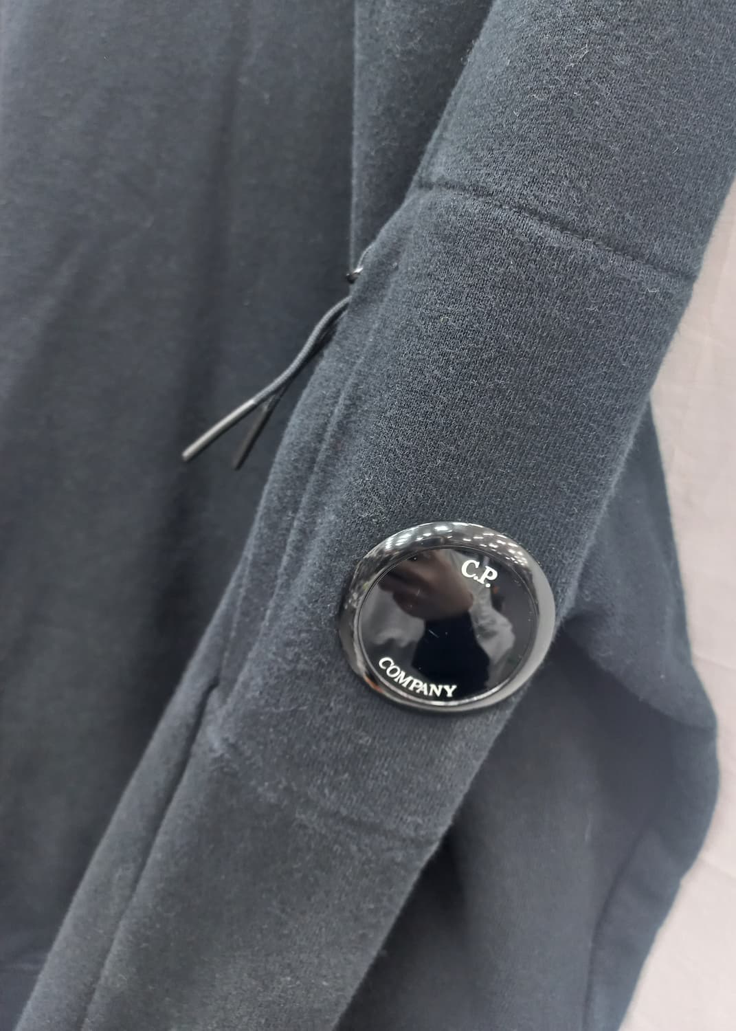 CP 컴퍼니 블랙 맨투맨 XL (남 105) 상품이미지3