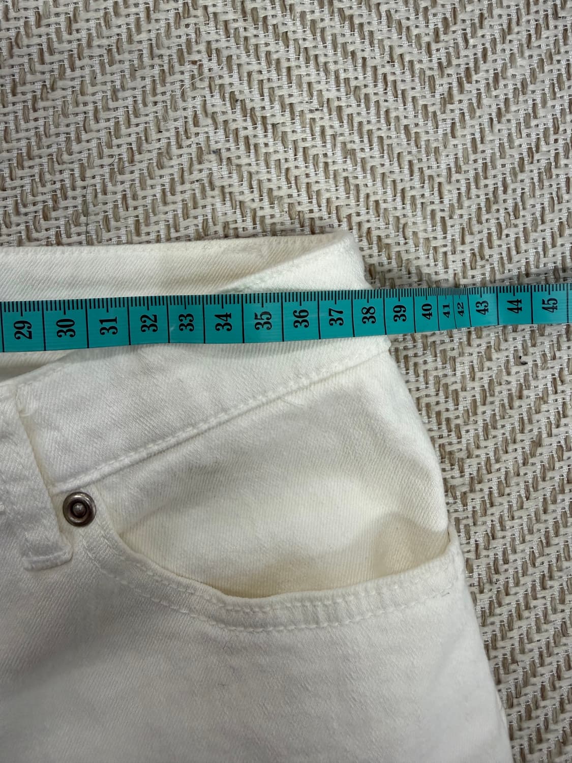 정품) 타임 한섬 20ss 화이트 큐빅로고 데님 팬츠 64(28-29) 상품이미지8