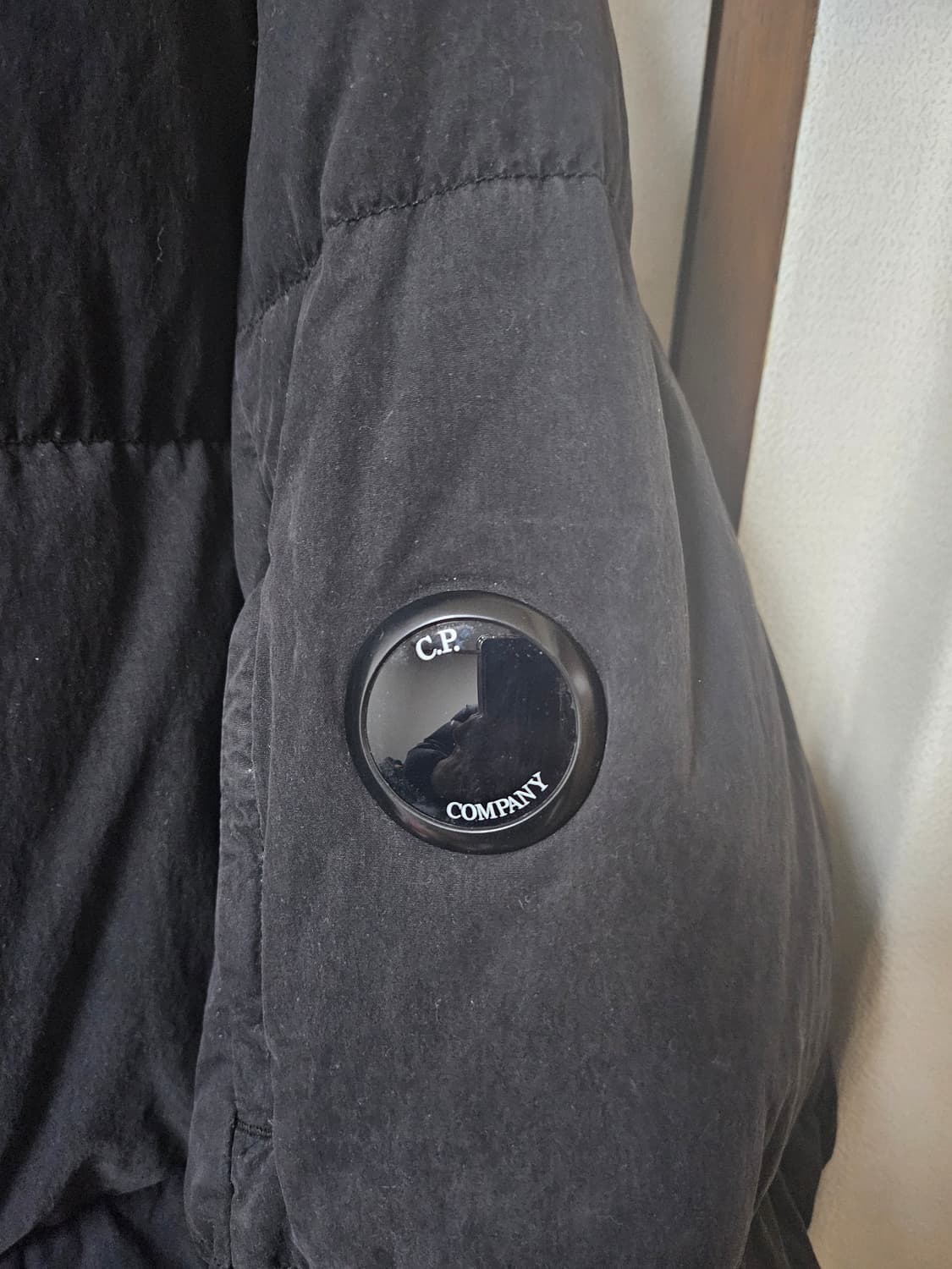 cp컴퍼니 가먼트다잉 블랙 패딩 s(95-100) 매장판 상품이미지3