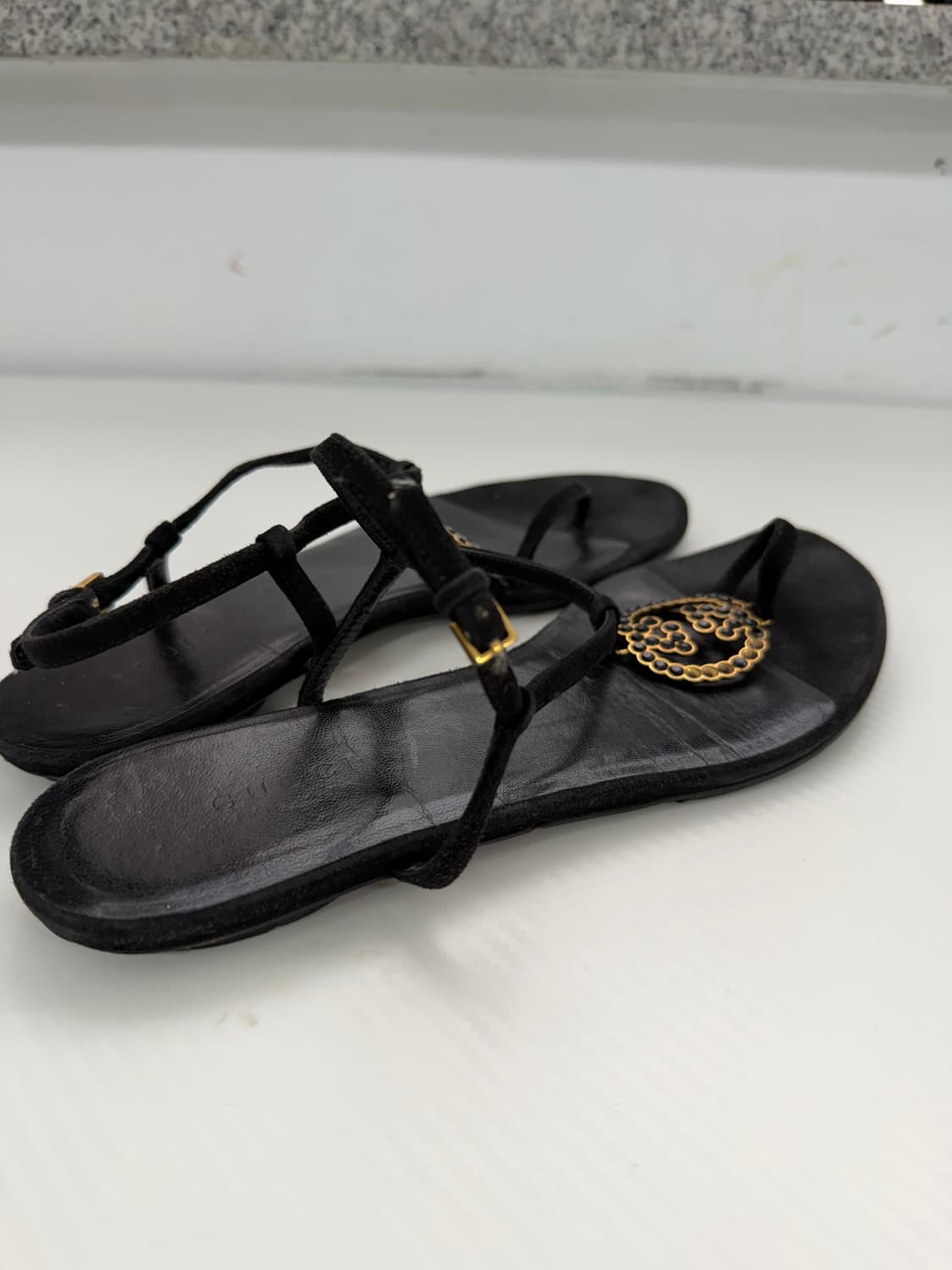 정품) 구찌 블랙 GG 로고 쪼리 샌들 37 상품이미지5