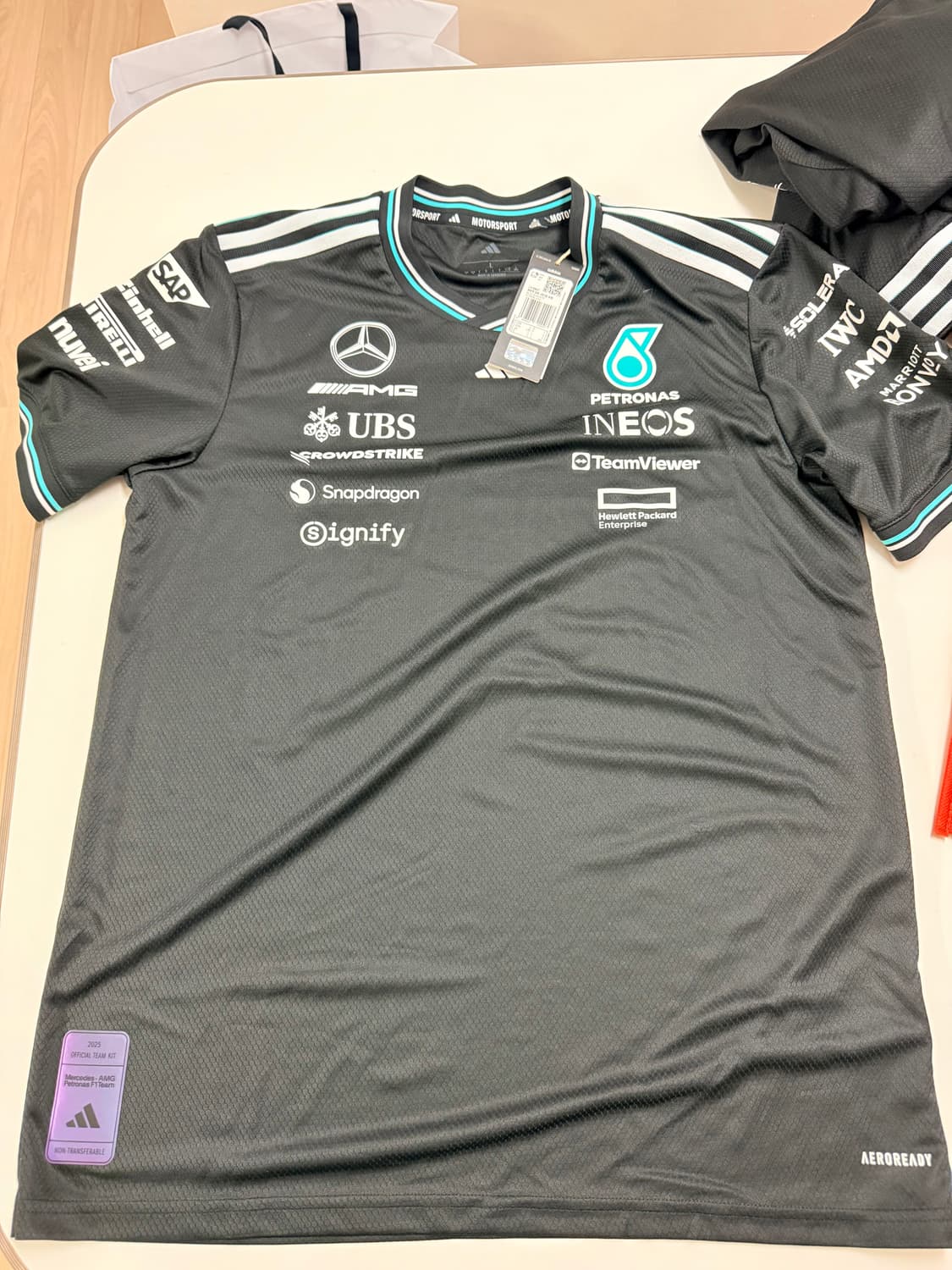 메르세데스 AMG X 아디다스 포뮬러 원 어센틱 드라이버 저지 상품이미지1