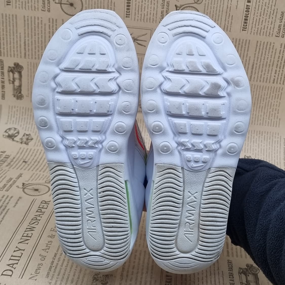 나이키 에어맥스 볼트 여성운동화235 상품이미지3