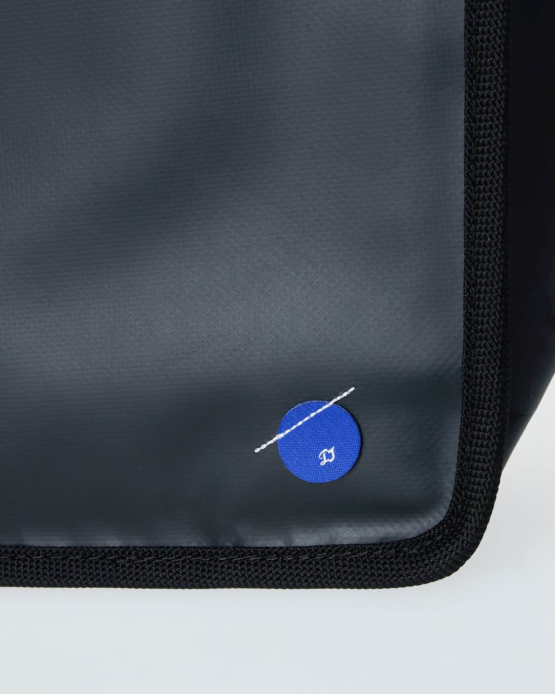 아더에러 트레이스 이스티 메신저백 가방 느와르 블랙 상품이미지5