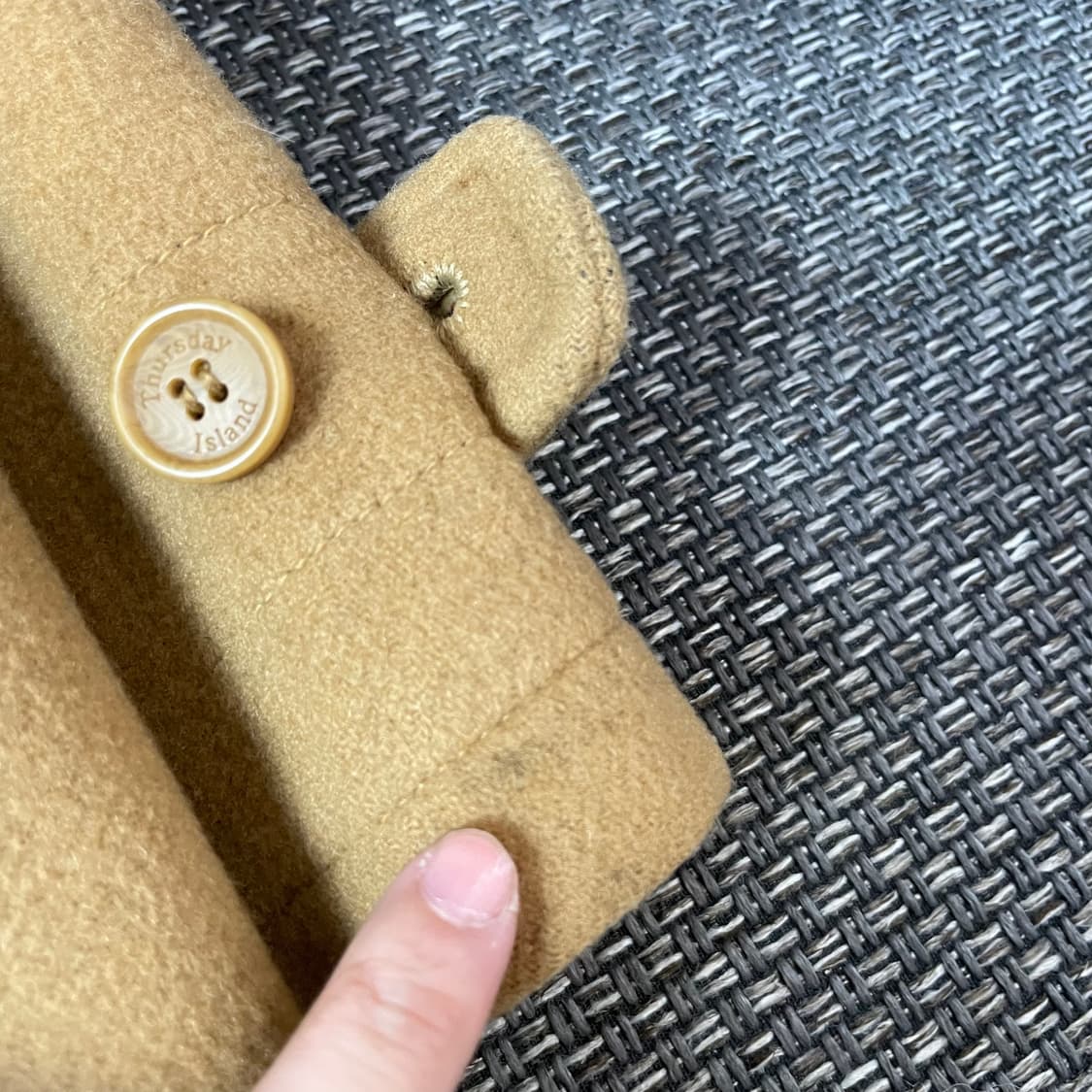 써스데이 아일랜드 베이지색 울혼방 더플코트 100 상품이미지8