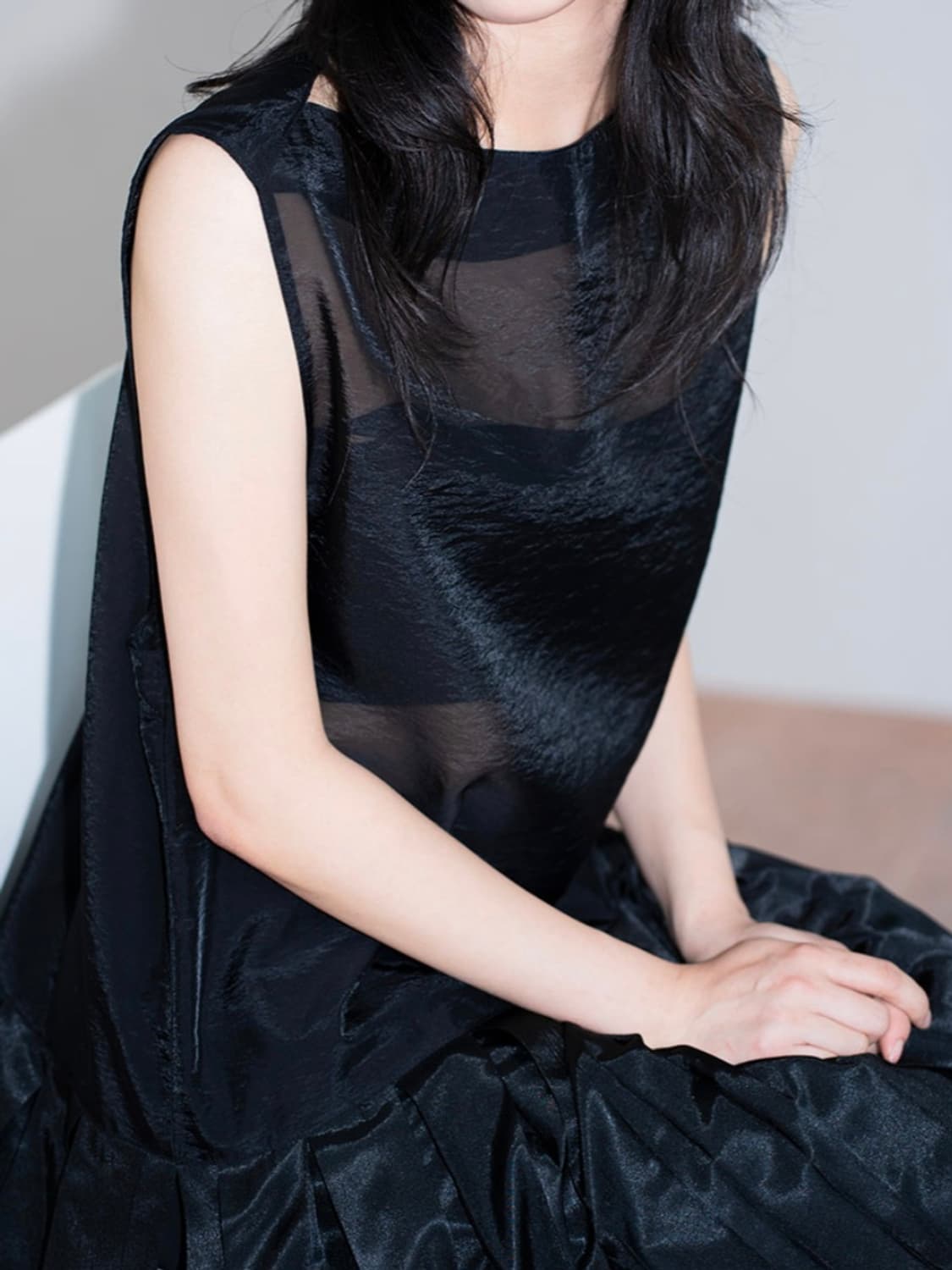 (새상품) 유노이아 시스루 보트넥 플리츠 미니원피스 블랙 상품이미지6