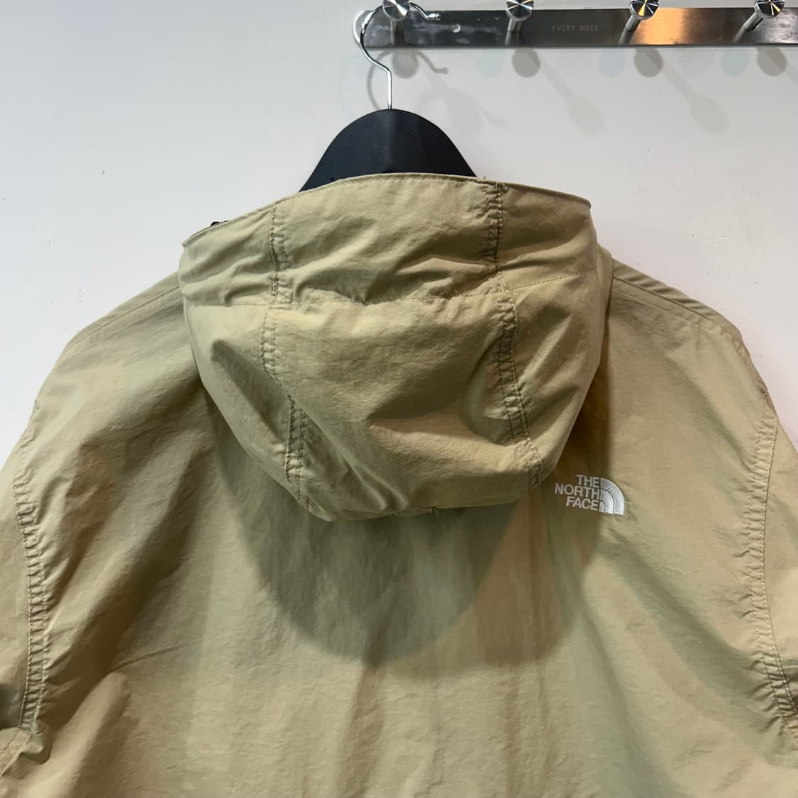 노스페이스 컴팩트 후드 바람막이 상품이미지3