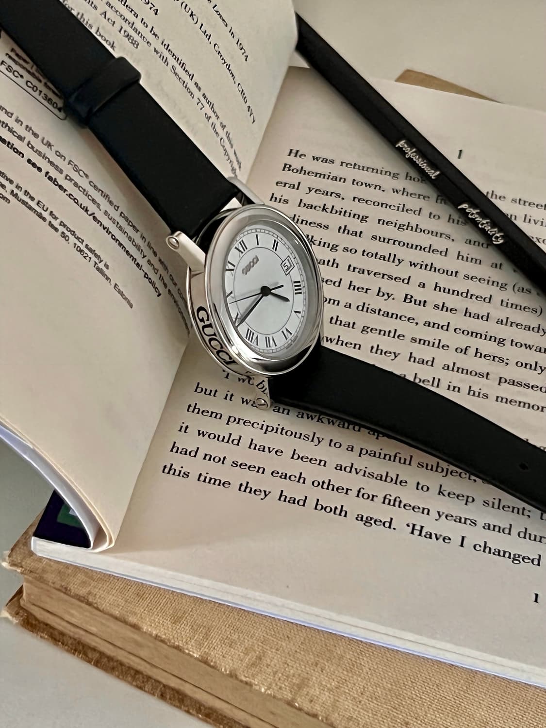 구찌 스틸 라운드 남성 시계 / 정품감정 . 케어 상품이미지10