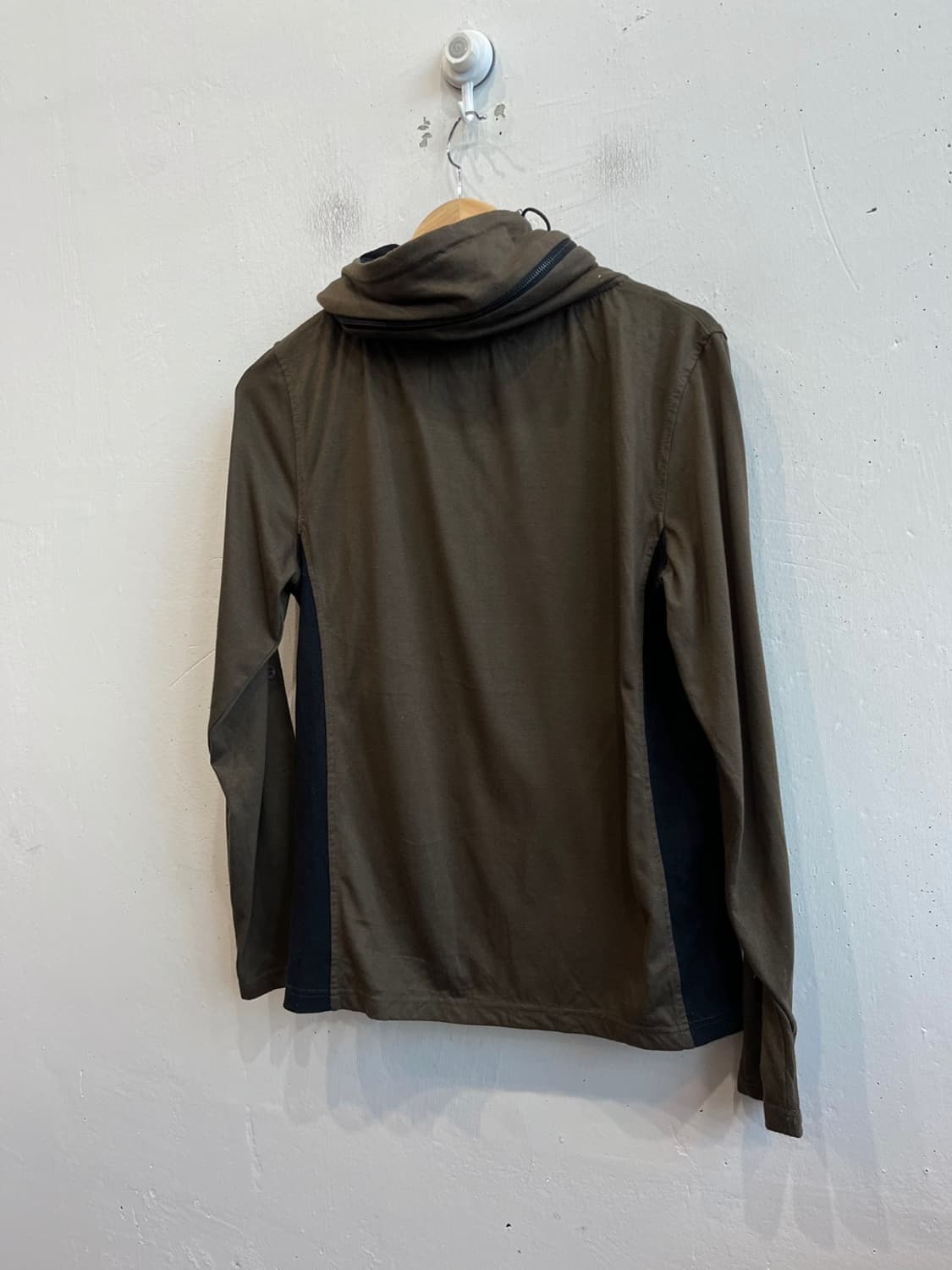 In the attic 하이넥 집업 자켓 상품이미지3