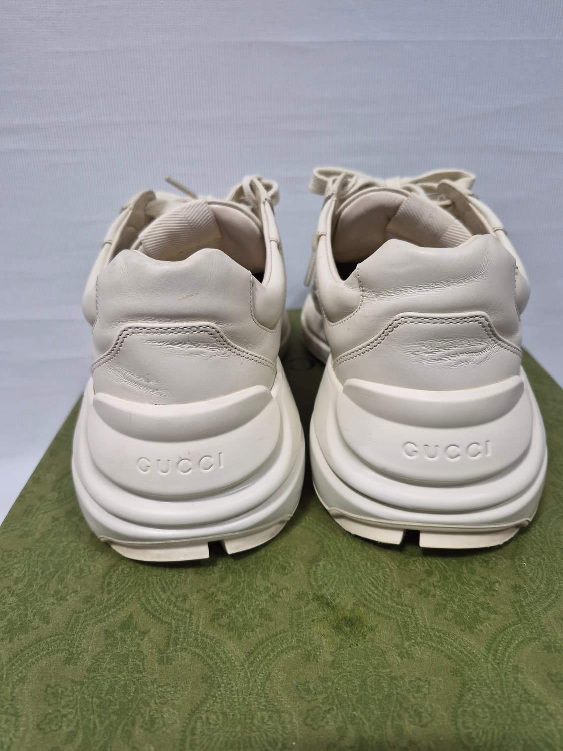 구찌 라이톤 레더 스니커즈  띠 로고 풀박 롸이톤 여성 245 상품이미지5