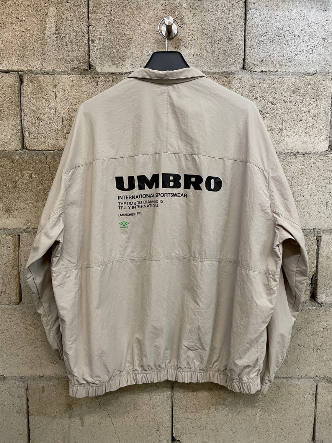 엄브로 반집업 바람막이 상품이미지3