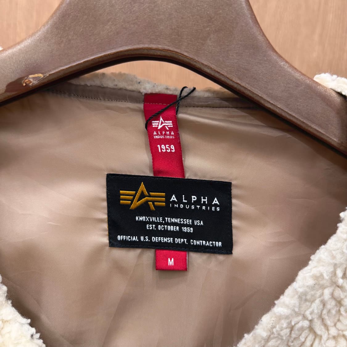 알파 인더스트리 보아 플리스 자켓 노카라 사이드 포켓 디테일 아이보리 상품이미지6