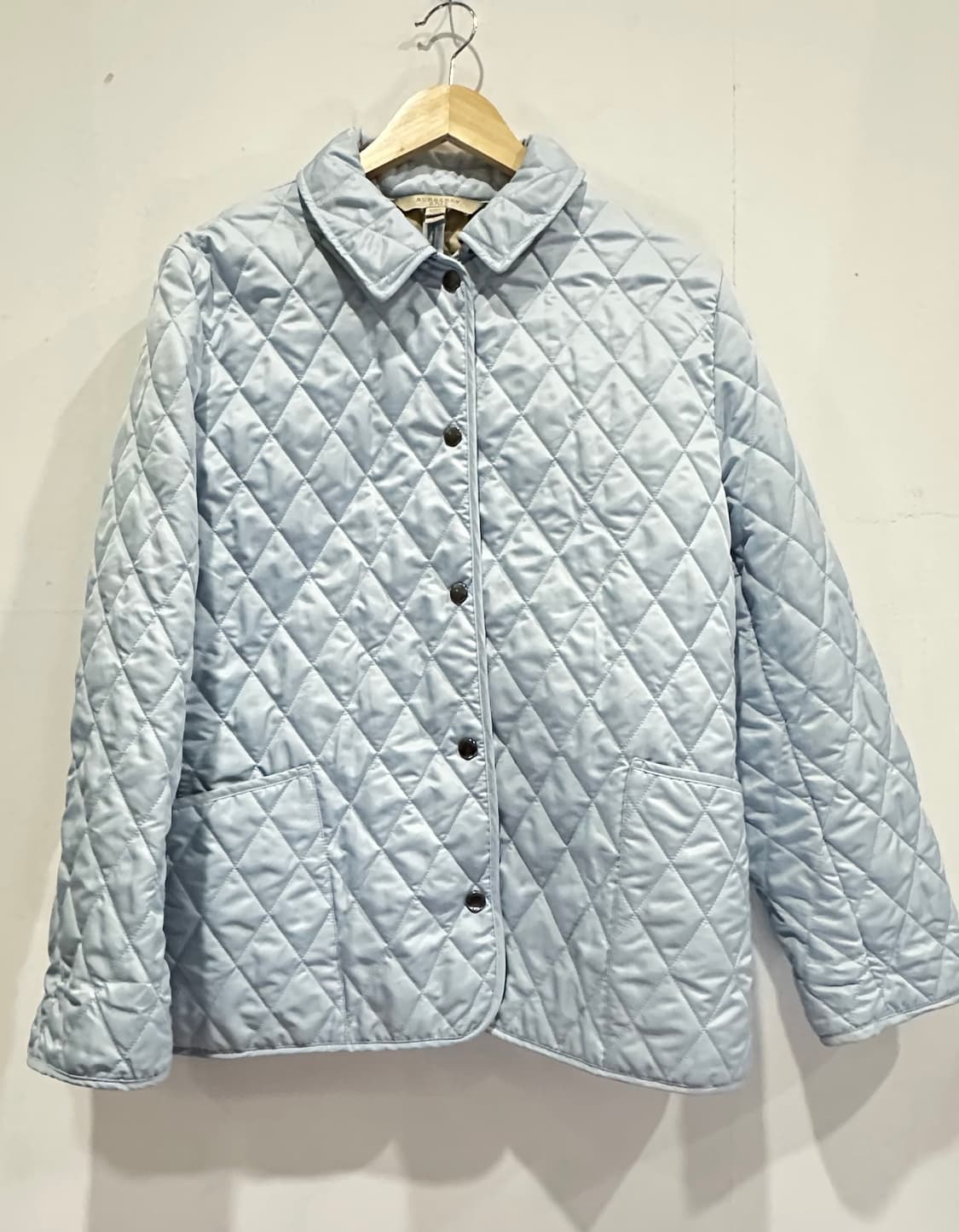 버버리 브릿 하늘색 퀼팅 자켓 L 정품 상품이미지1