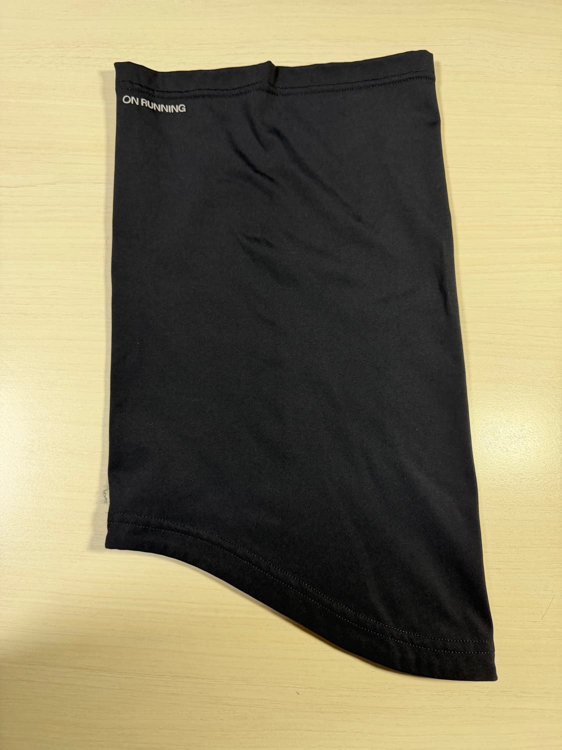 On Running 온러닝 넥 워머 블랙 상품이미지2