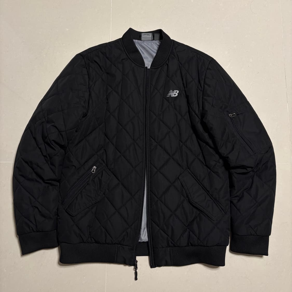 정품 뉴발란스 퀼팅 봄버 ma-1 블랙 집업 자켓 점퍼 상품이미지2