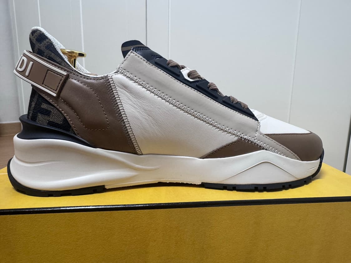 [새상품] 펜디 플로우 스니커즈 가죽 브라운 UK8.5 상품이미지3