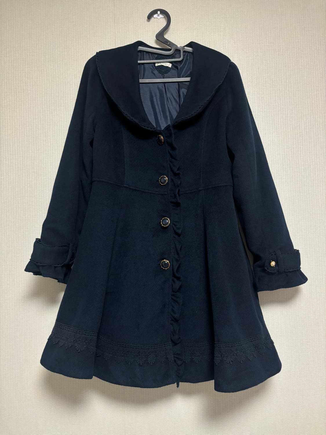 엑시즈팜 대장 프릴 코트 상품이미지3