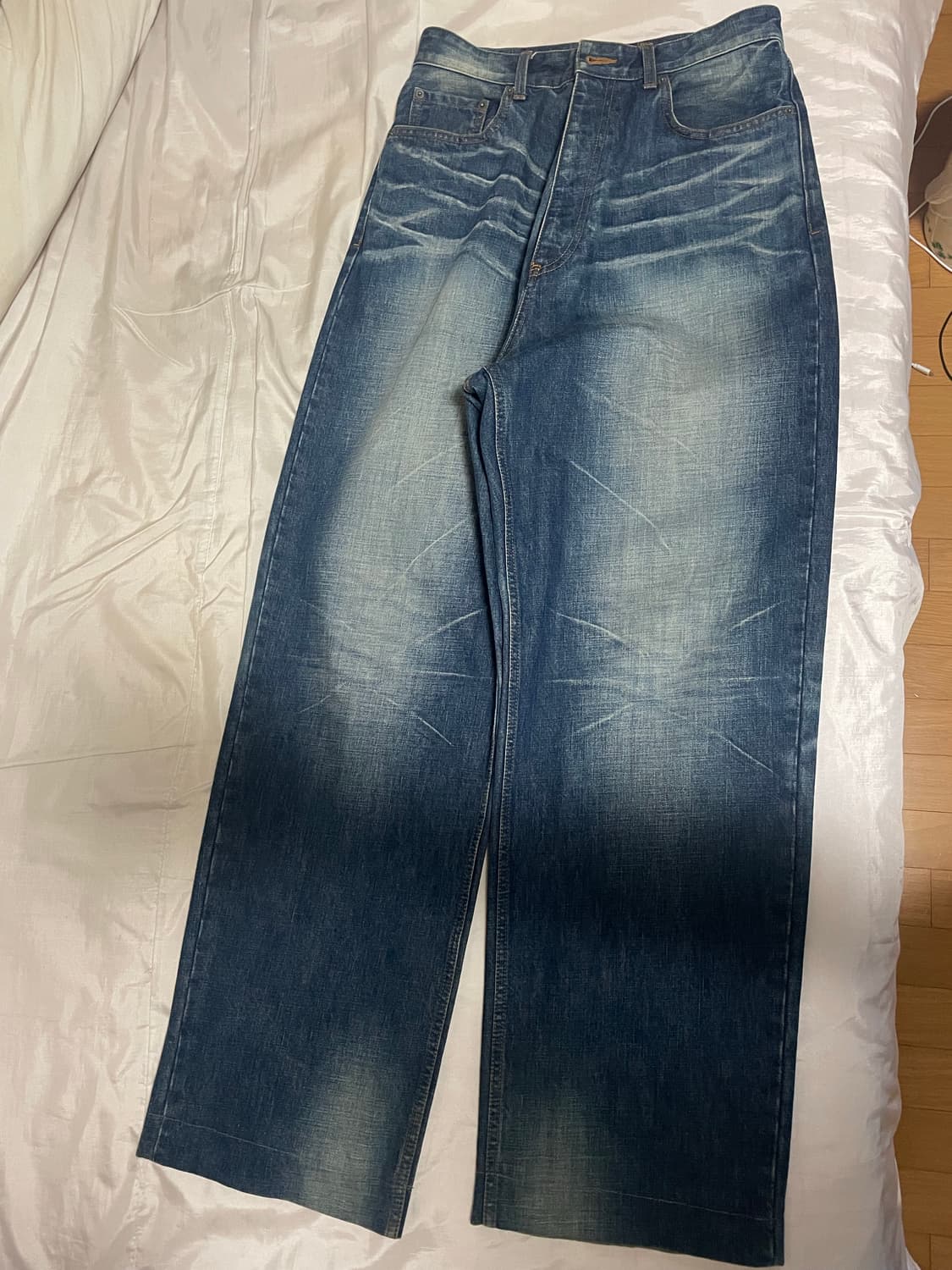 S) 발렌시아가 캣워싱 사각포켓 중청 데님 상품이미지1