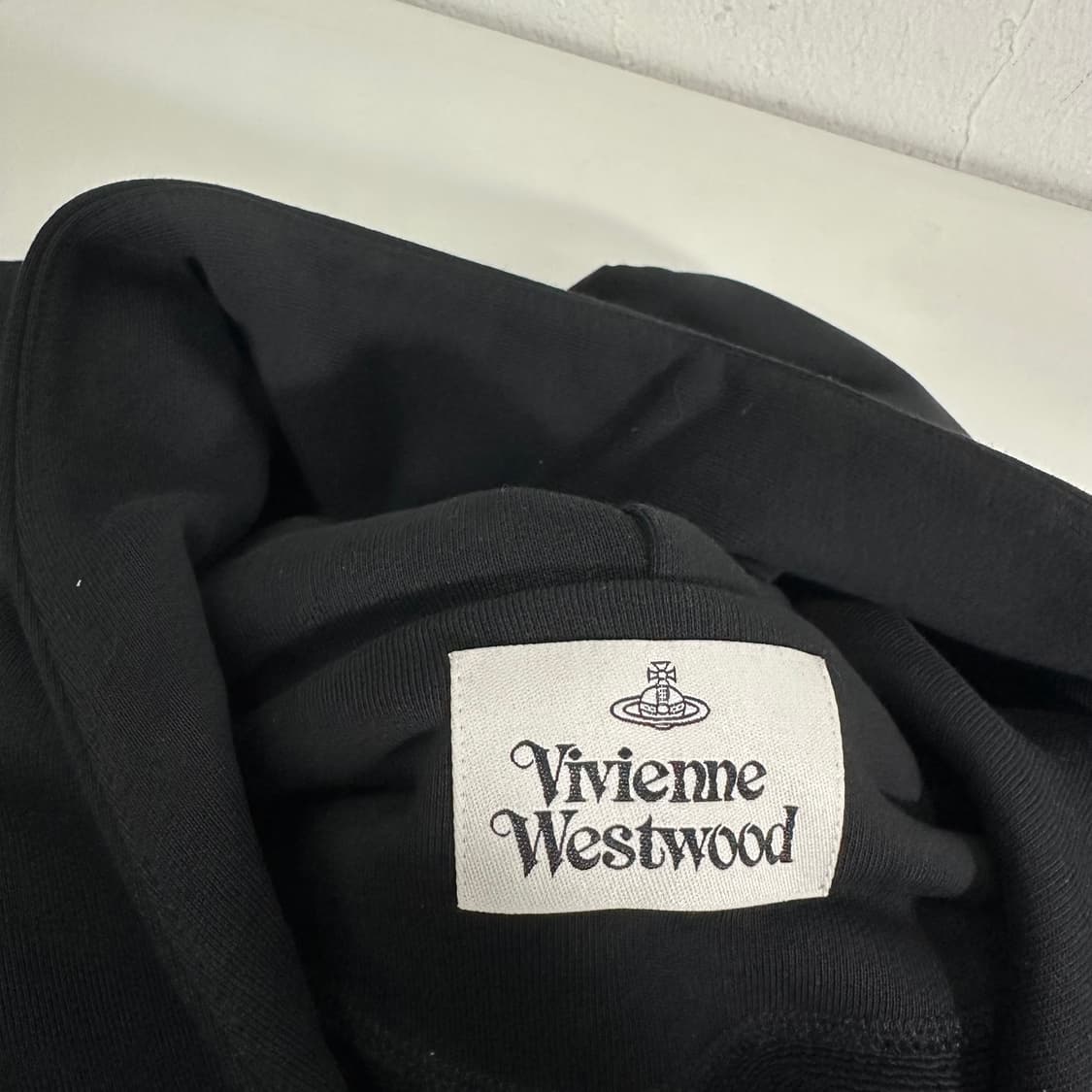 L 비비안웨스트우드 블랙 스프레이 후드티 상품이미지7